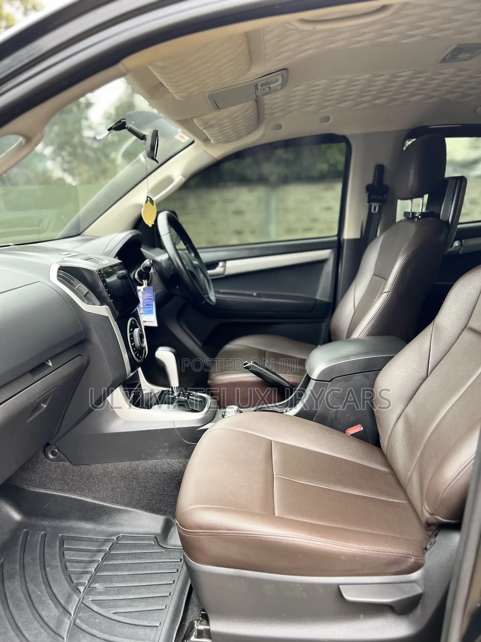 Isuzu D-MAX 2015 Black