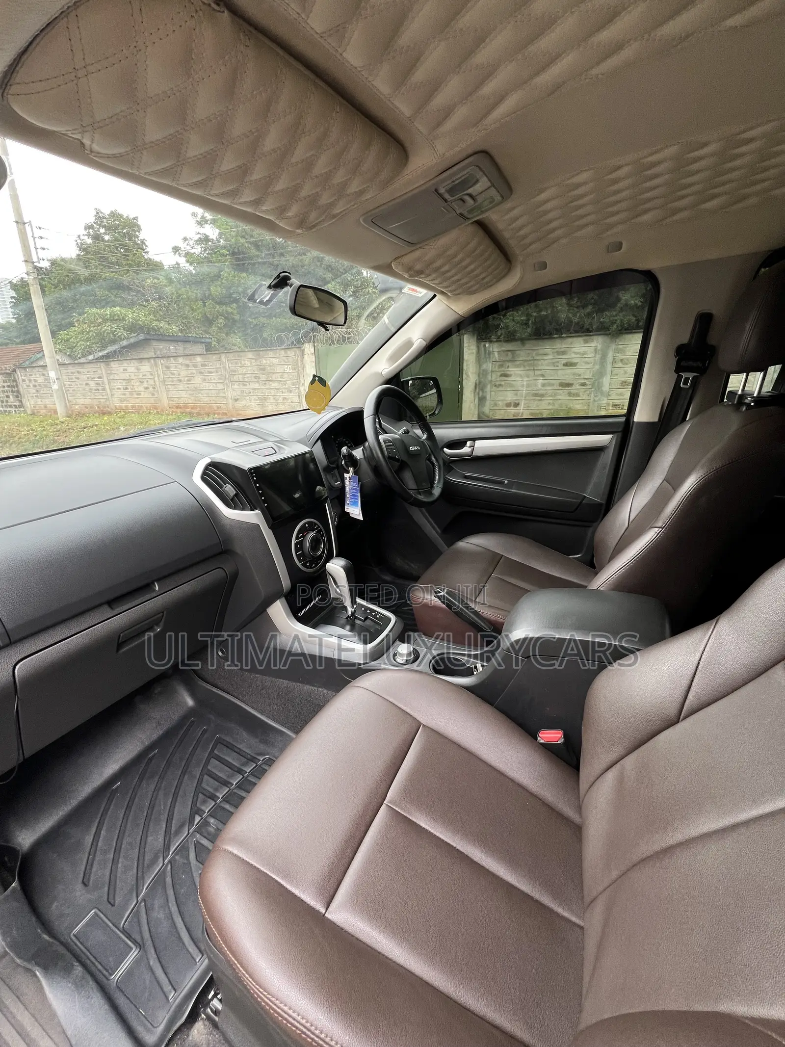 Isuzu D-MAX 2015 Black