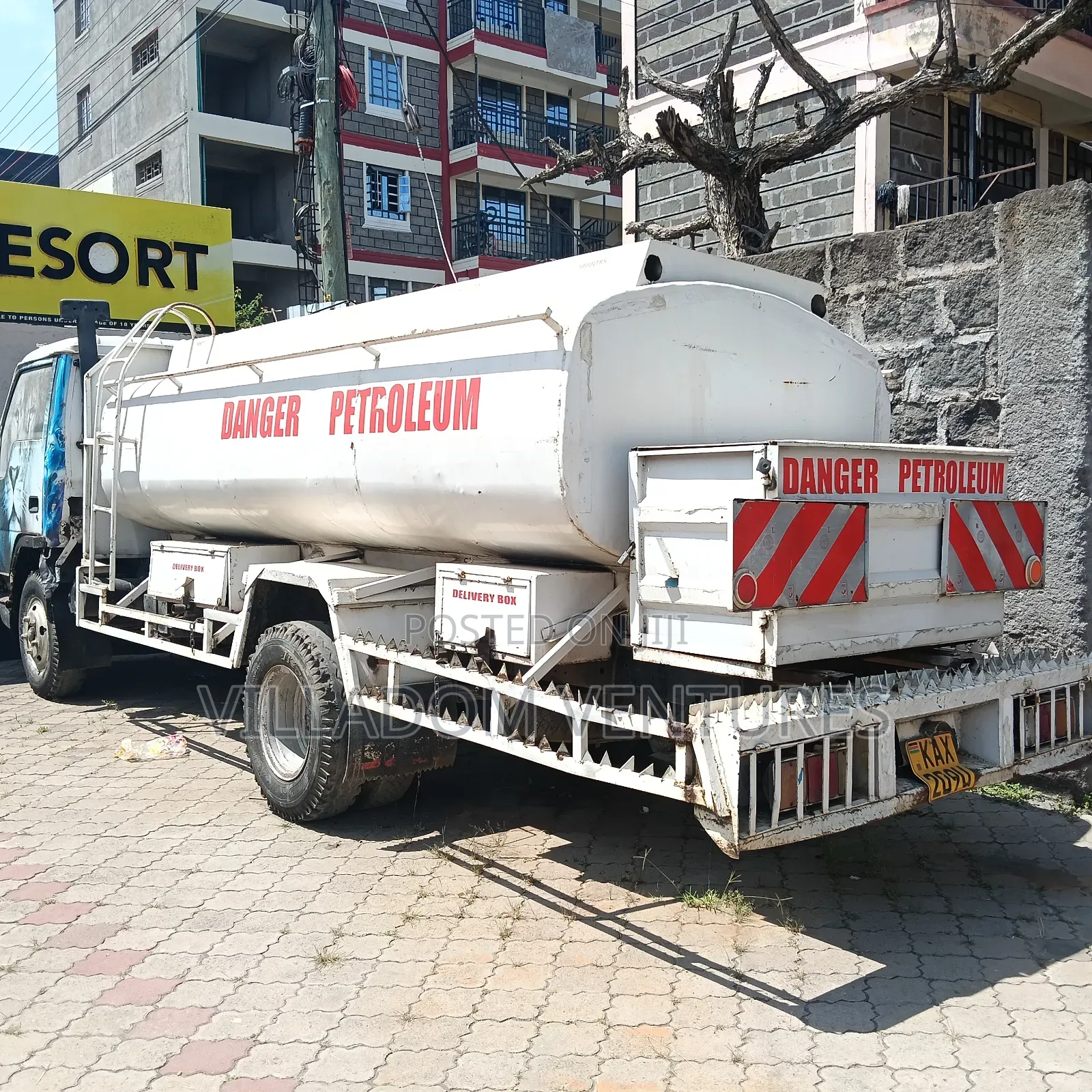 For Quick Sale Canter in Excellent Condition.Yom 2006 White