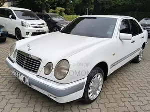 Mercedes-Benz E200 1997 White