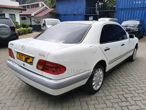 Mercedes-Benz E200 1997 White