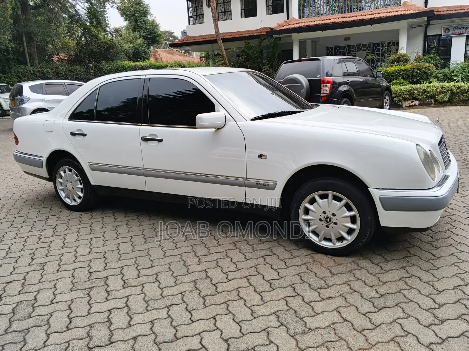 Mercedes-Benz E200 1997 White