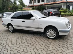 Mercedes-Benz E200 1997 White
