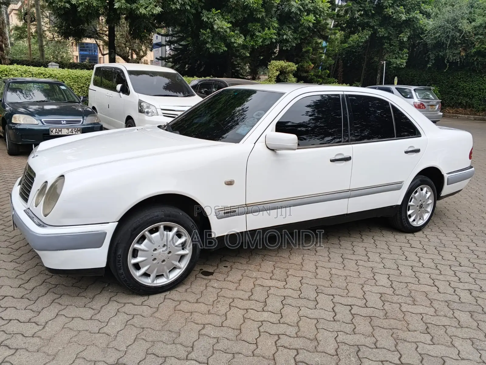 Mercedes-Benz E200 1997 White