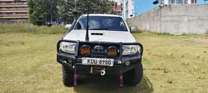 Toyota Hilux 2011 White