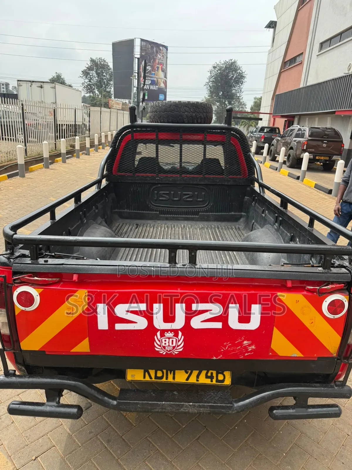 Isuzu D-MAX 2010 Red