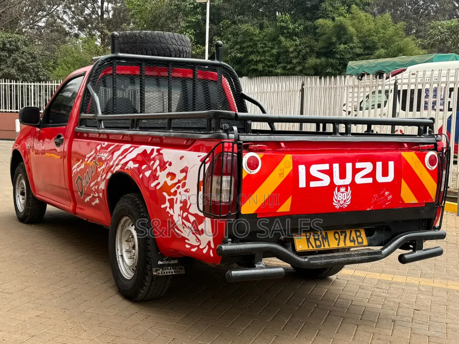 Isuzu D-MAX 2010 Red