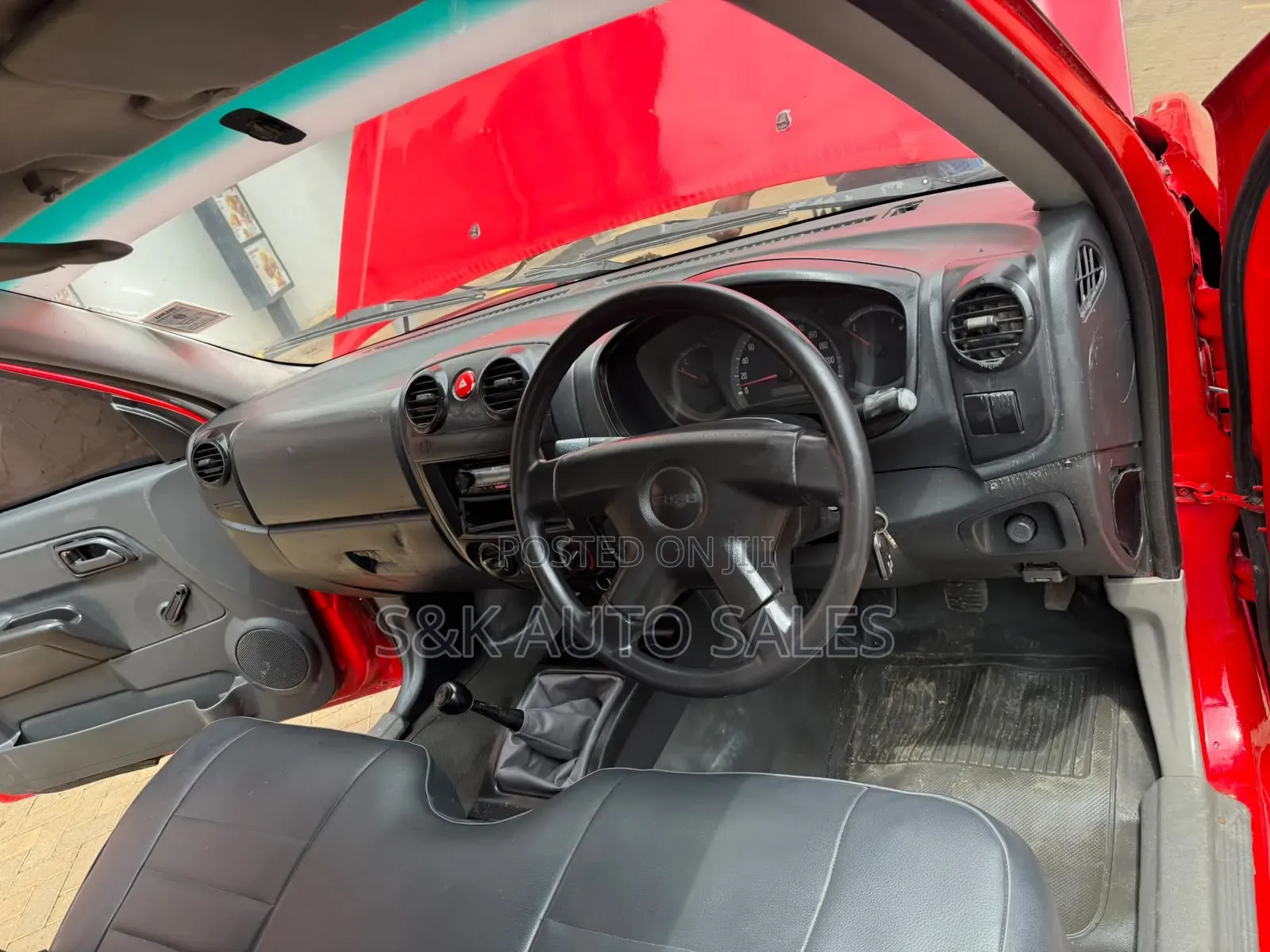 Isuzu D-MAX 2010 Red
