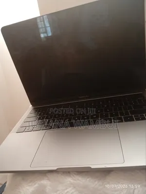 Laptop Apple MacBook Pro 2017 16GB Intel Core i5 SSHD (Hybrid) 256GB