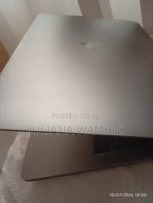 Laptop Apple MacBook Pro 2017 16GB Intel Core i5 SSHD (Hybrid) 256GB
