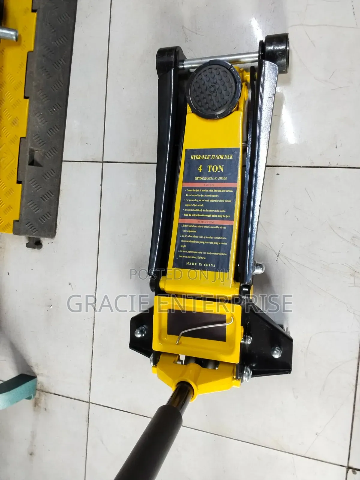 4-Ton Capacity Hydraulic Floor Jack