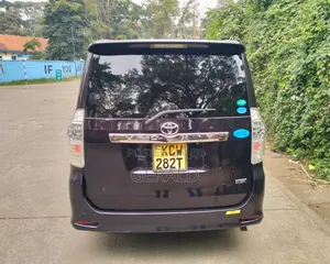 Toyota Voxy 2012 Maroon
