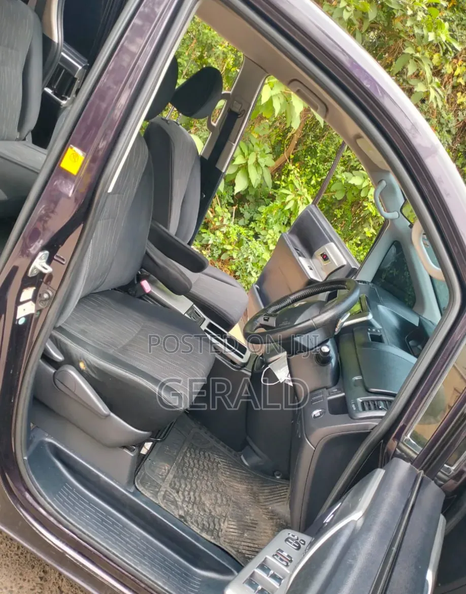 Toyota Voxy 2012 Maroon