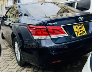 Toyota Crown 2016 Blue