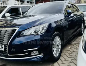 Toyota Crown 2016 Blue
