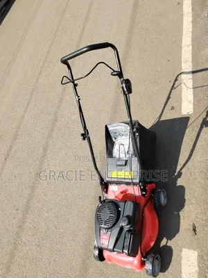 Lawnmower/ Lawn Mower