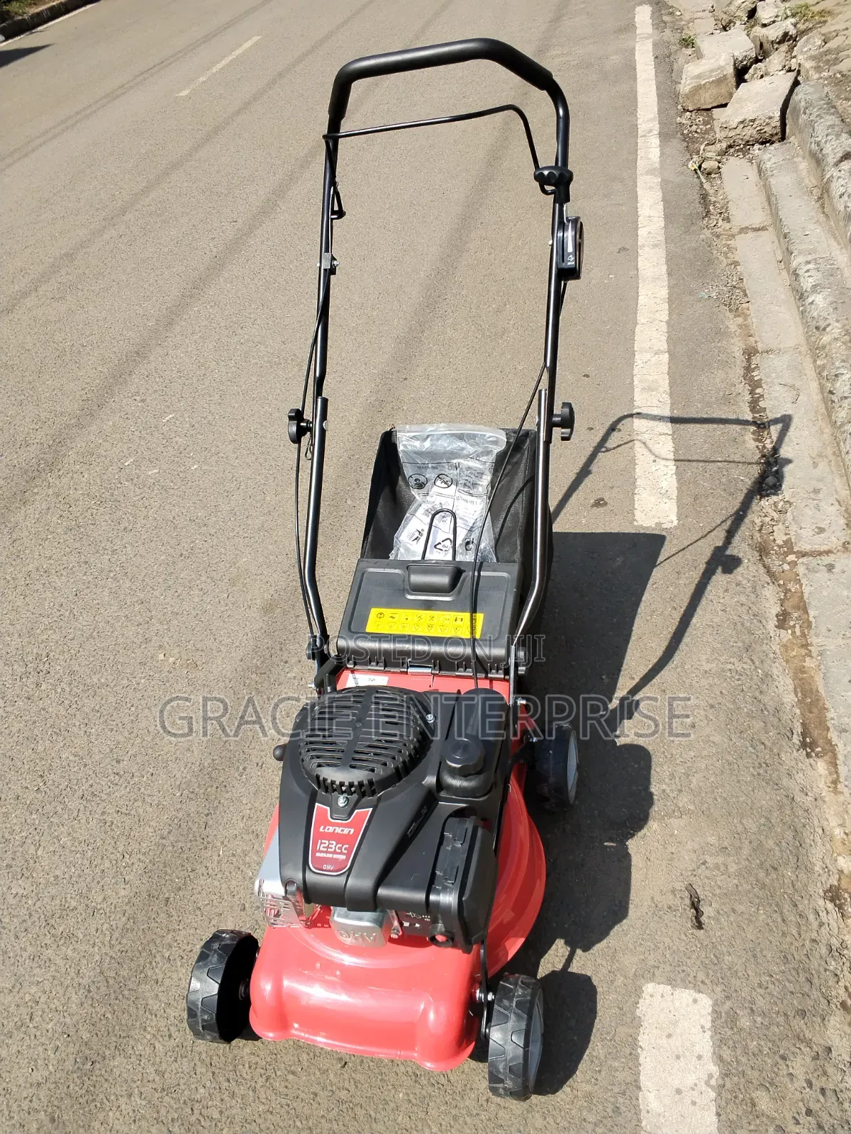 Lawnmower/ Lawn Mower