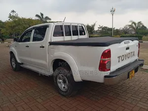 Toyota Hilux 2014 White