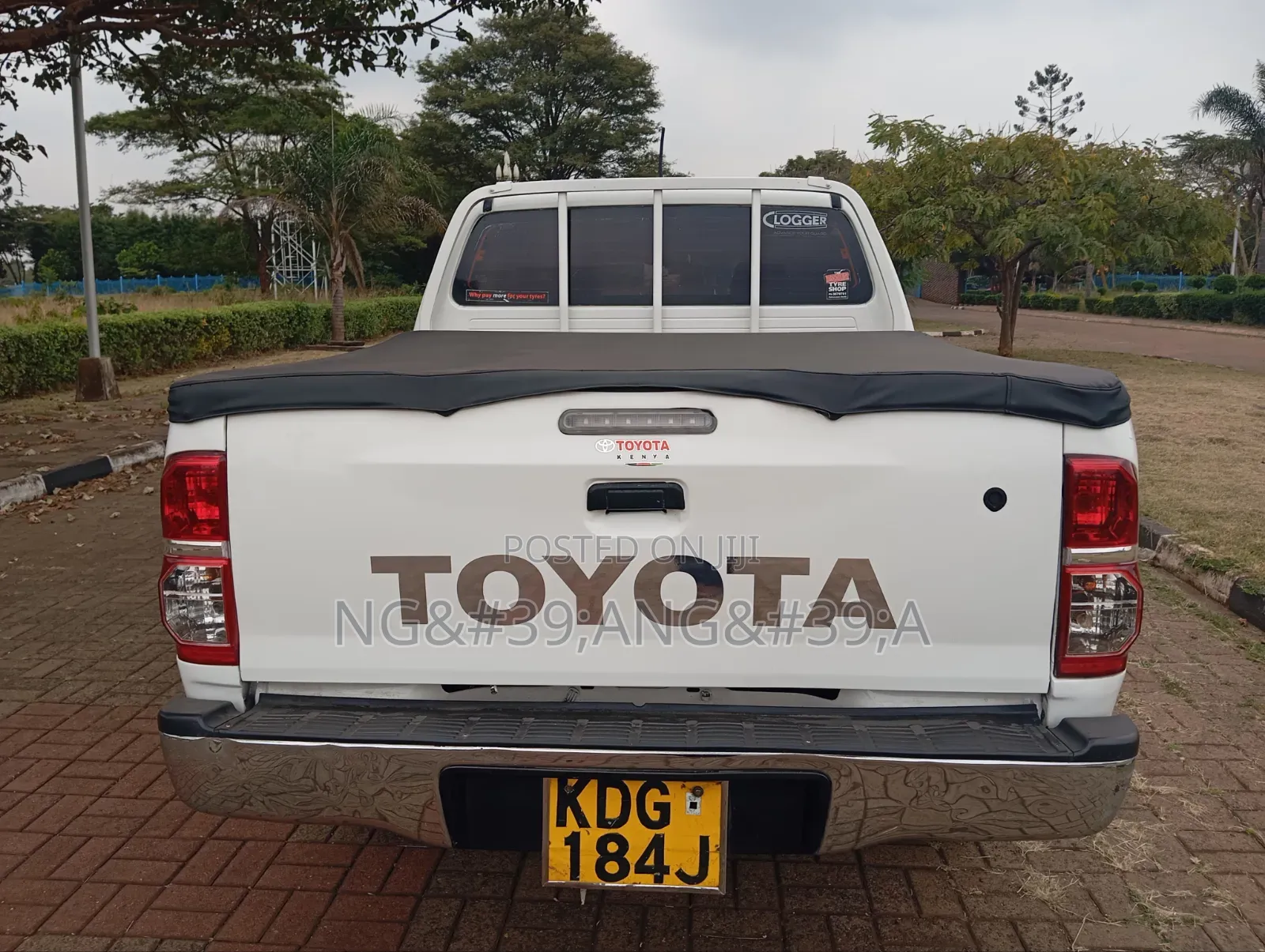 Toyota Hilux 2014 White
