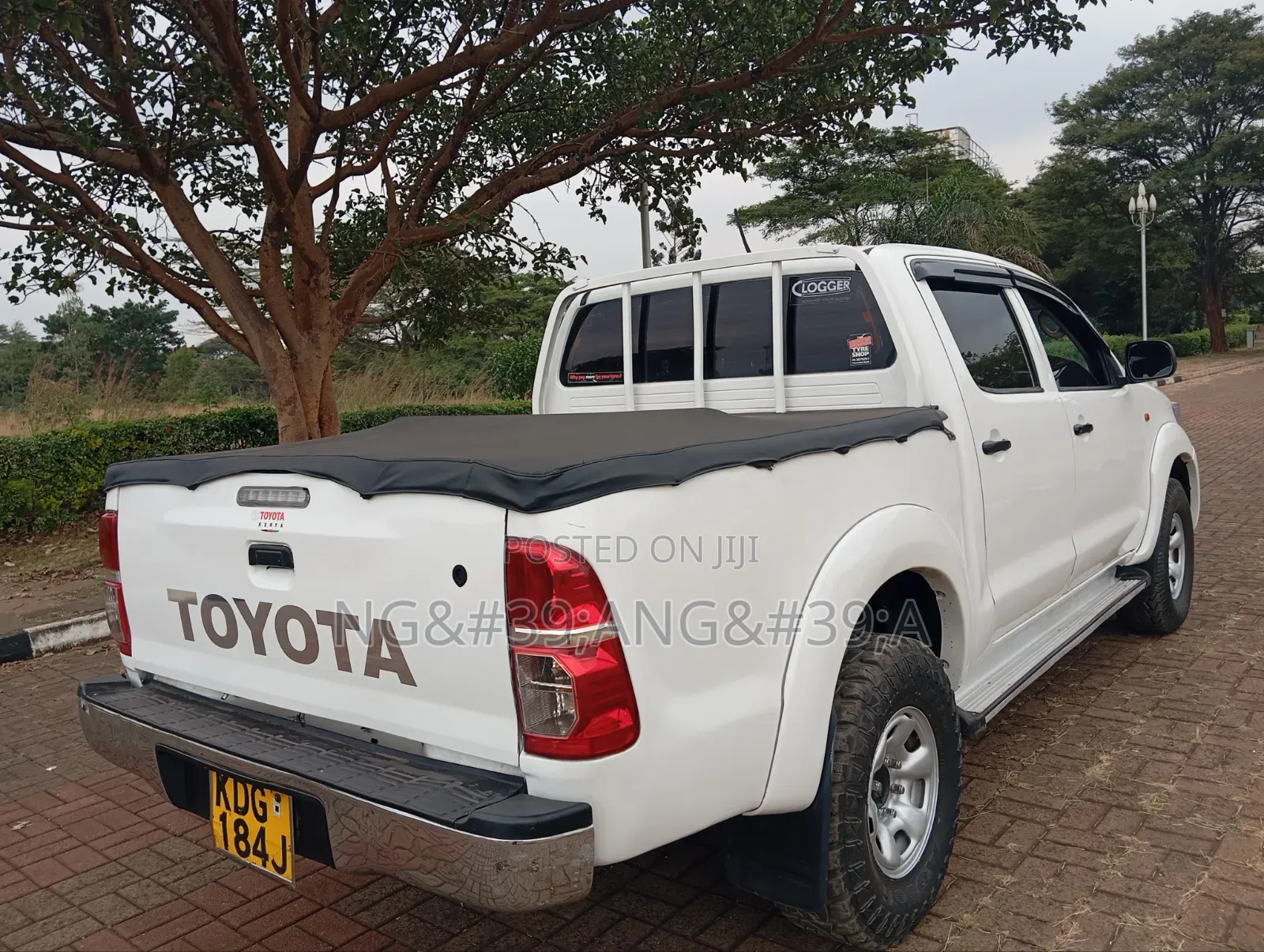 Toyota Hilux 2014 White