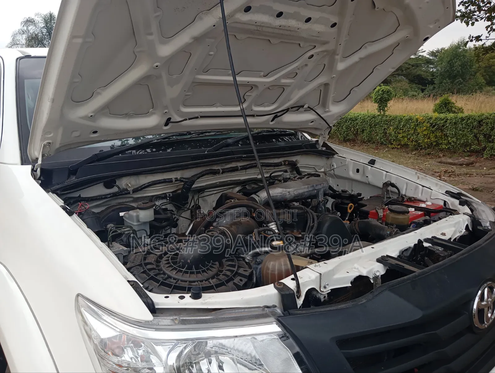 Toyota Hilux 2014 White