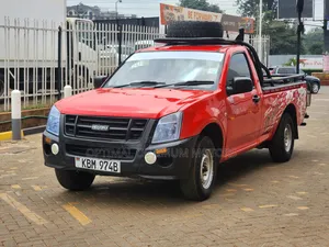 Isuzu D-MAX 2010 Red