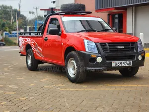 Isuzu D-MAX 2010 Red