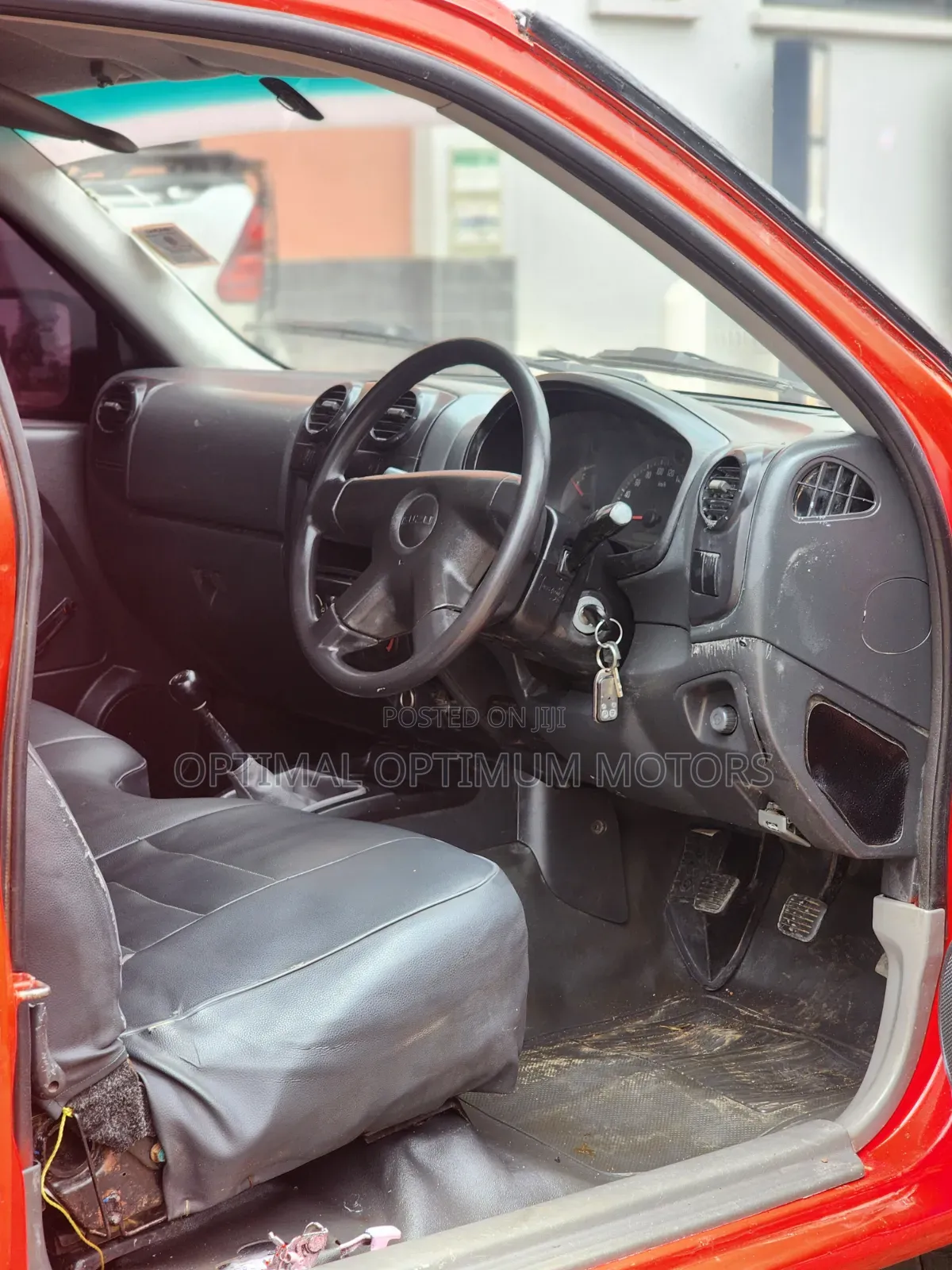 Isuzu D-MAX 2010 Red