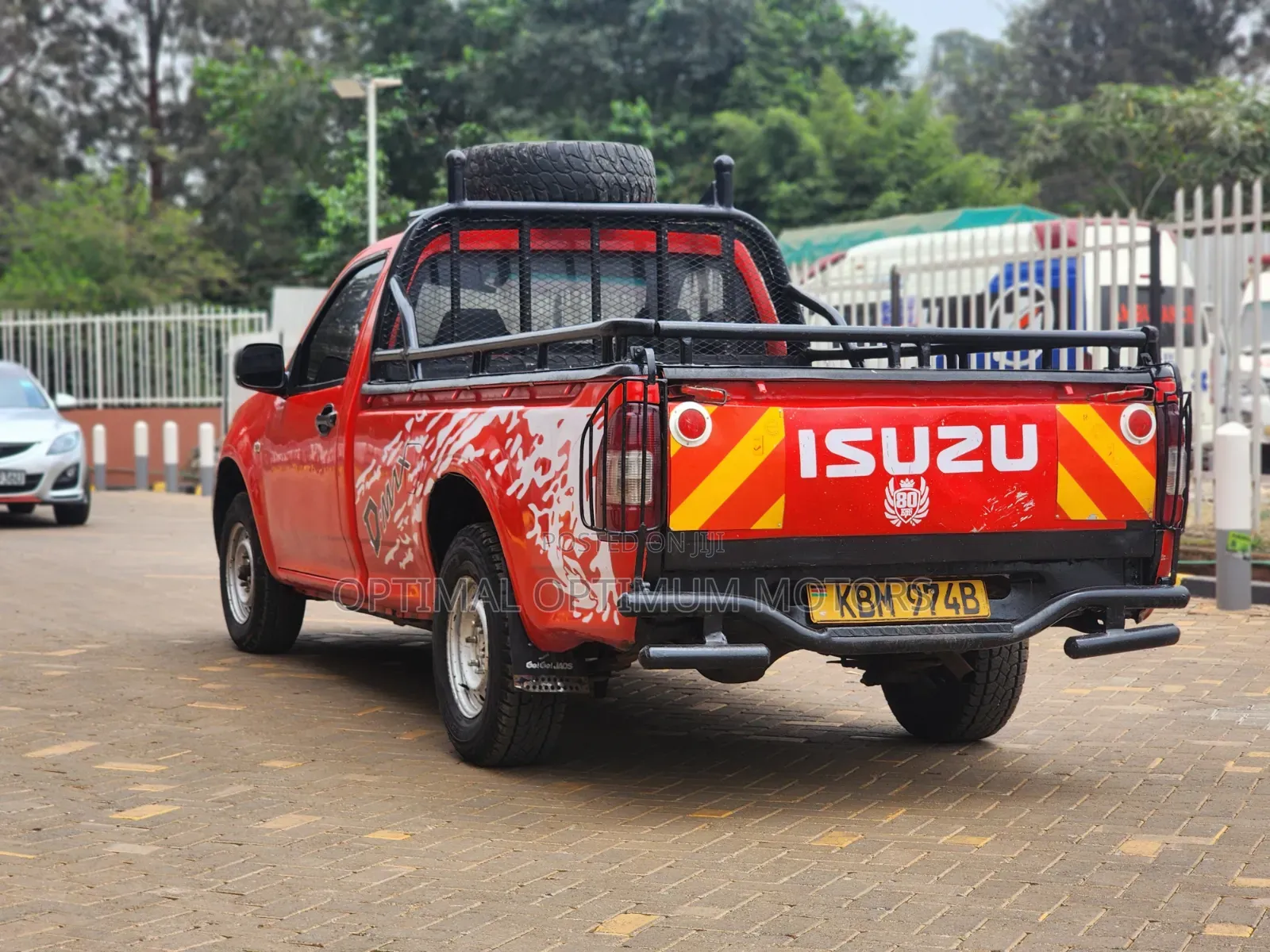 Isuzu D-MAX 2010 Red