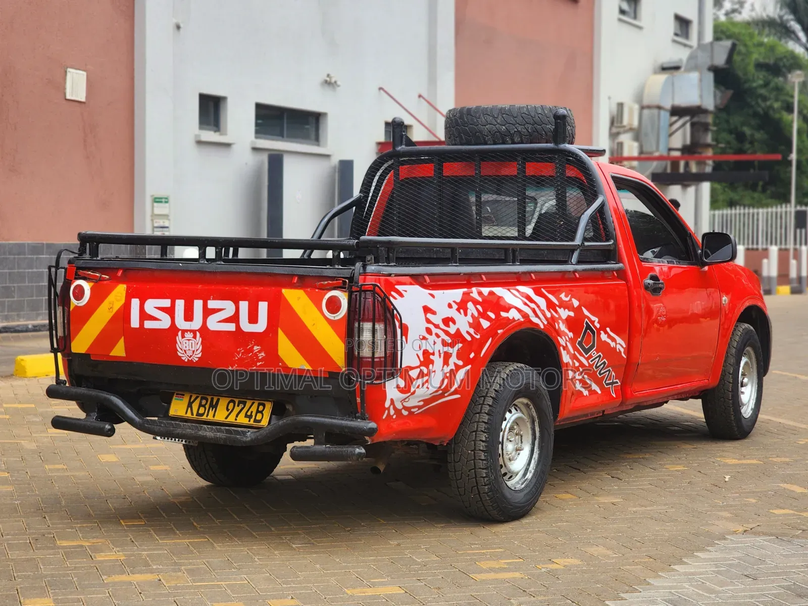 Isuzu D-MAX 2010 Red