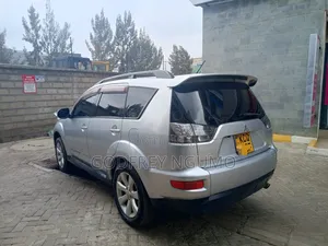 Mitsubishi Outlander 2011 Silver
