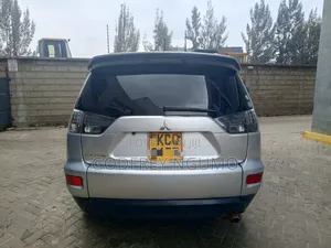 Mitsubishi Outlander 2011 Silver
