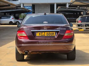Mercedes-Benz C200 2010 Maroon