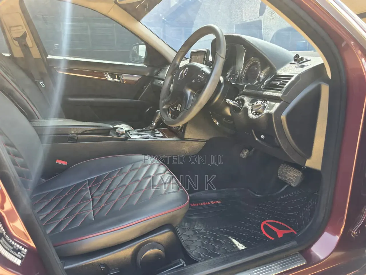 Mercedes-Benz C200 2010 Maroon