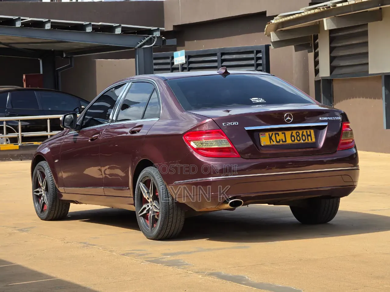 Mercedes-Benz C200 2010 Maroon