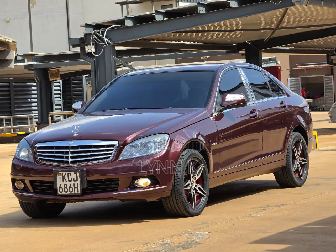 Mercedes-Benz C200 2010 Maroon