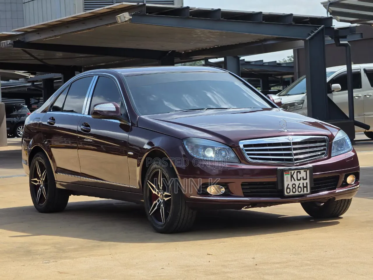 Mercedes-Benz C200 2010 Maroon