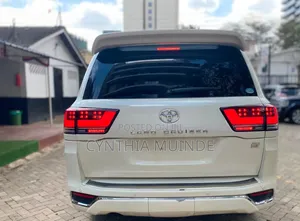 Toyota Land Cruiser Prado 2015 White
