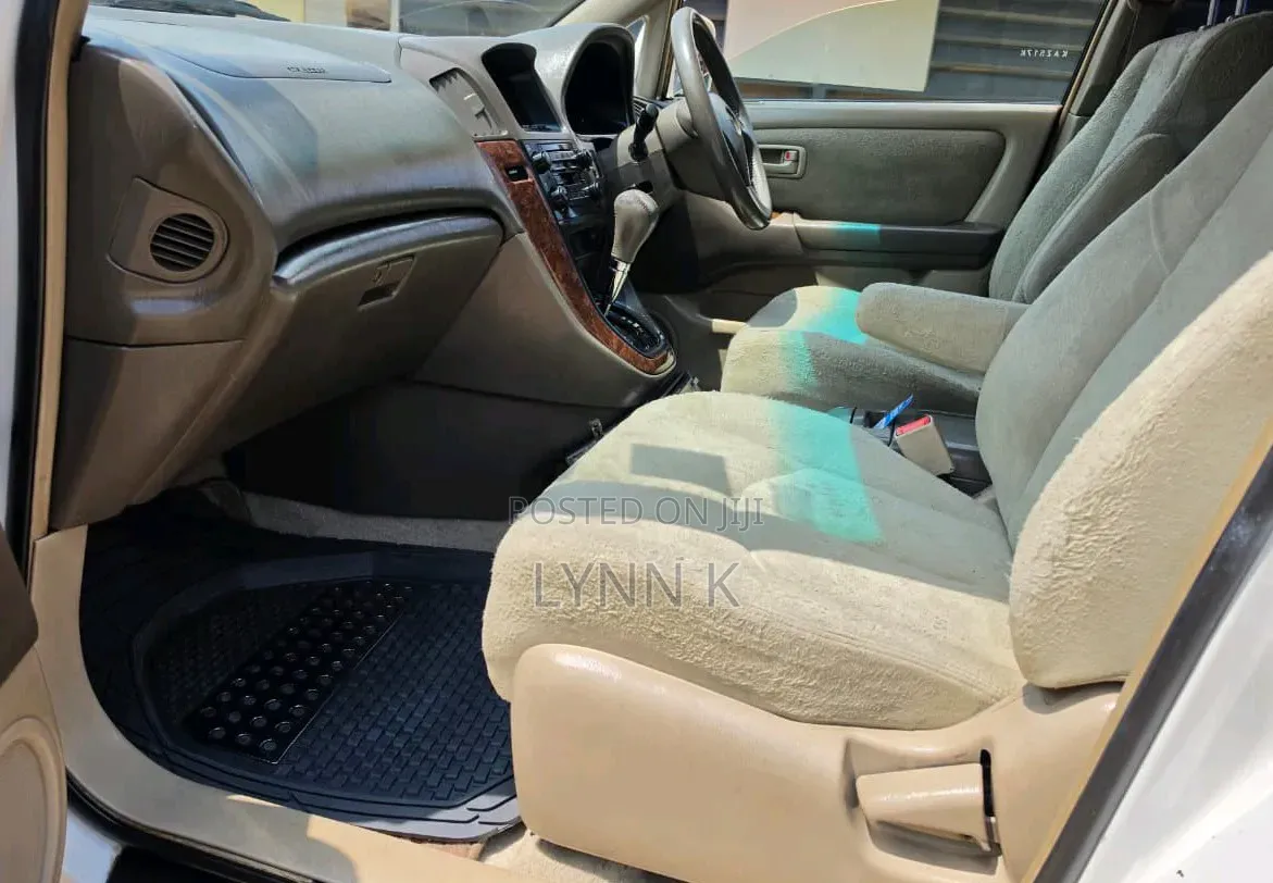 Toyota Harrier 2000 White