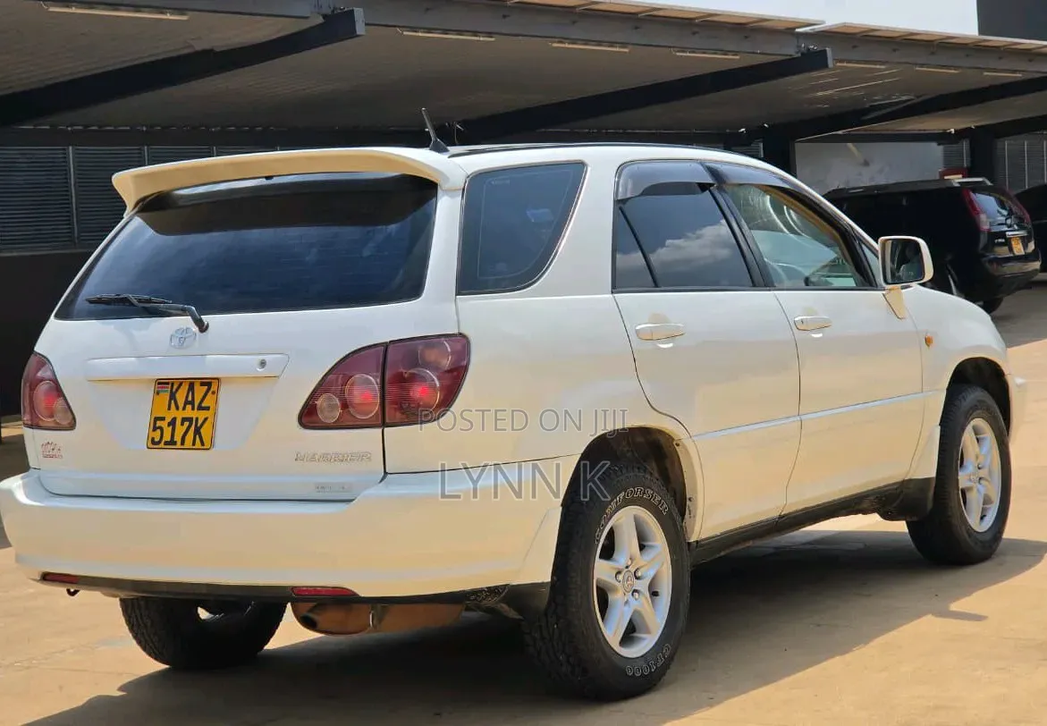 Toyota Harrier 2000 White