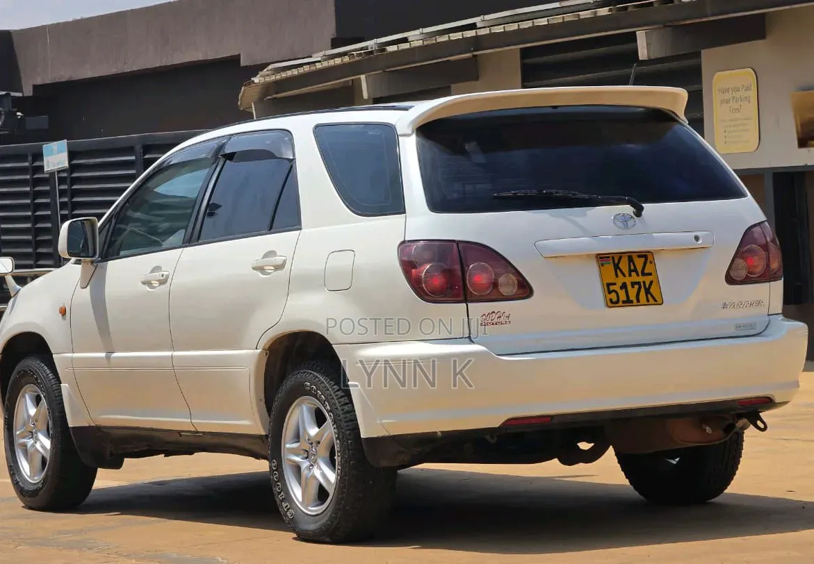 Toyota Harrier 2000 White