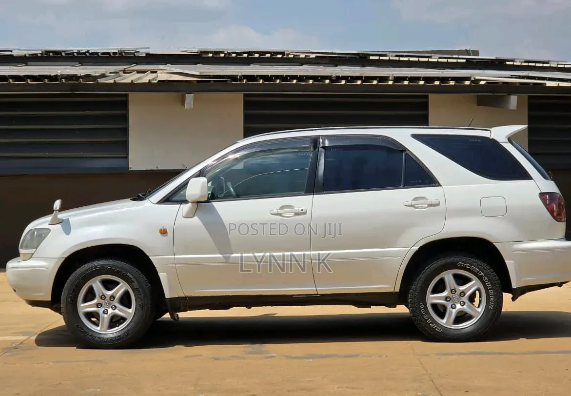 Toyota Harrier 2000 White