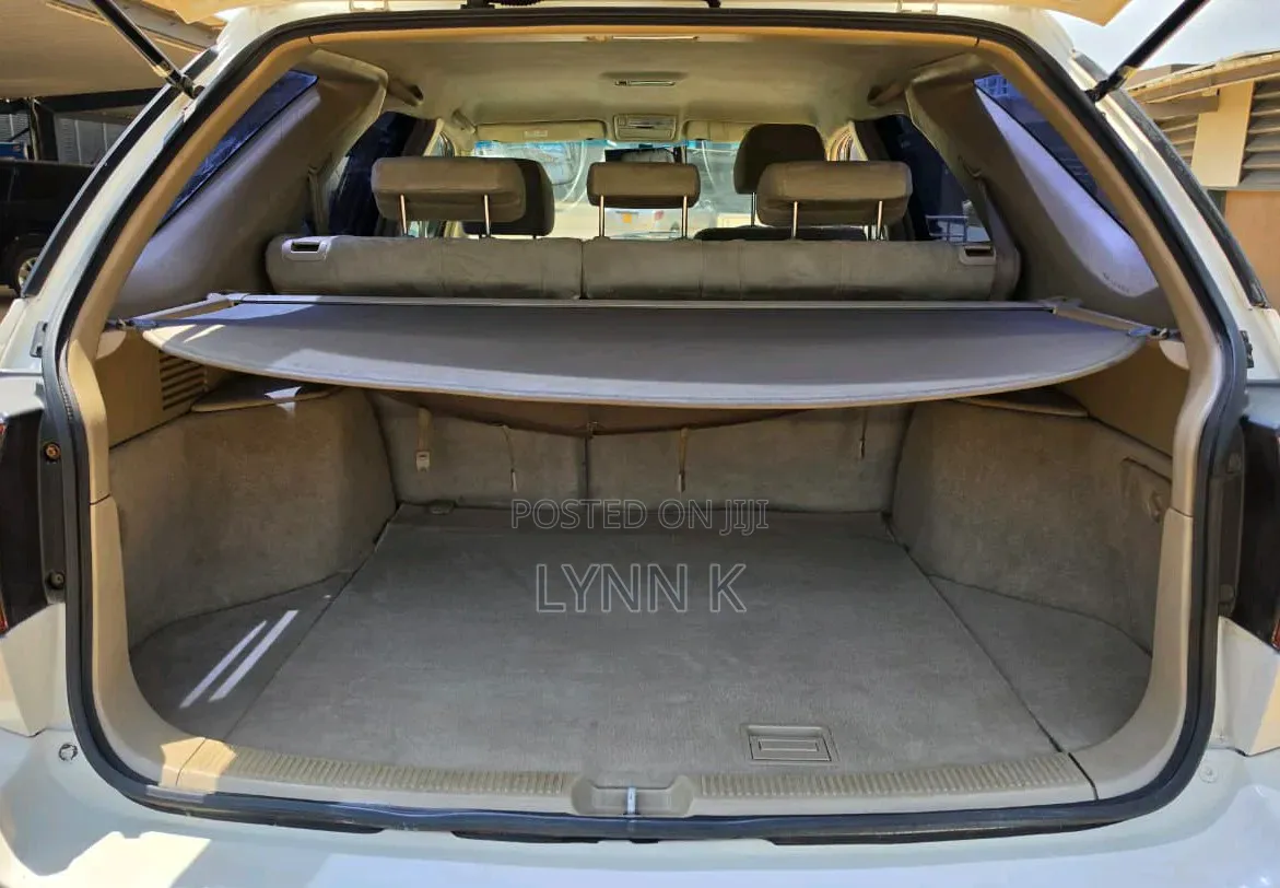 Toyota Harrier 2000 White