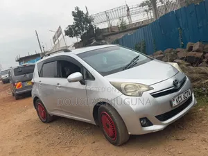 Toyota Ractis 2013 Silver