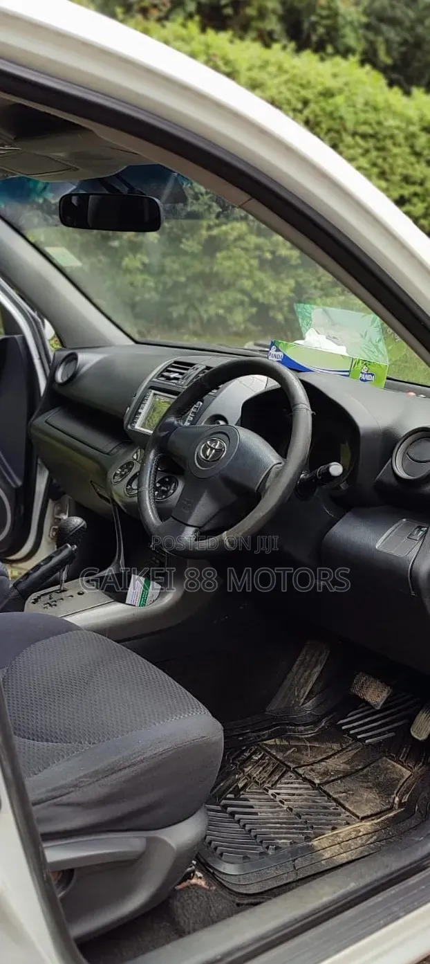 Toyota RAV4 2008 White