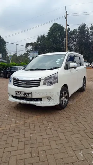Toyota Noah 2011 White