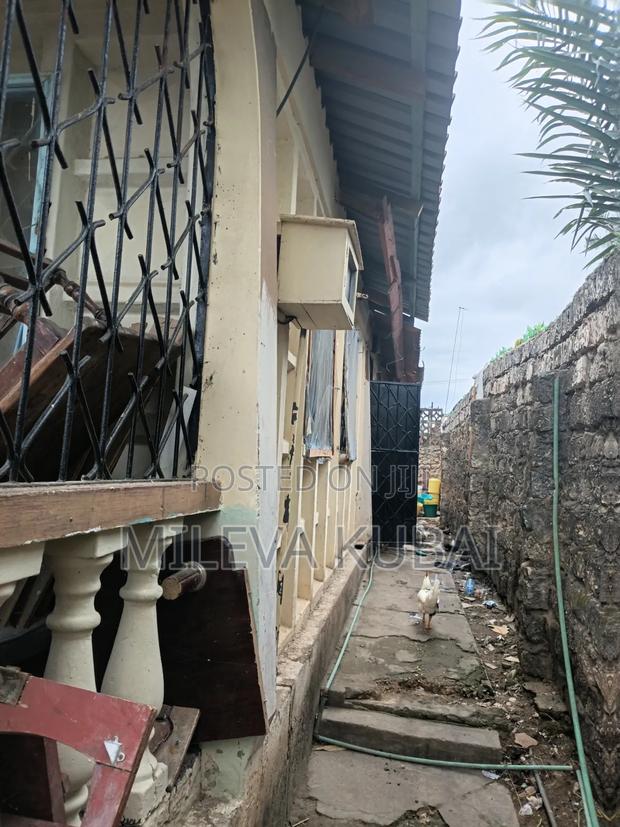 3bdrm House in Red Estate, Kiembeni for sale