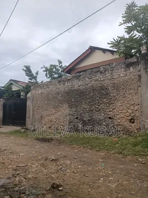 3bdrm House in Red Estate, Kiembeni for sale