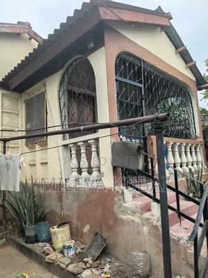 3bdrm House in Red Estate, Kiembeni for sale