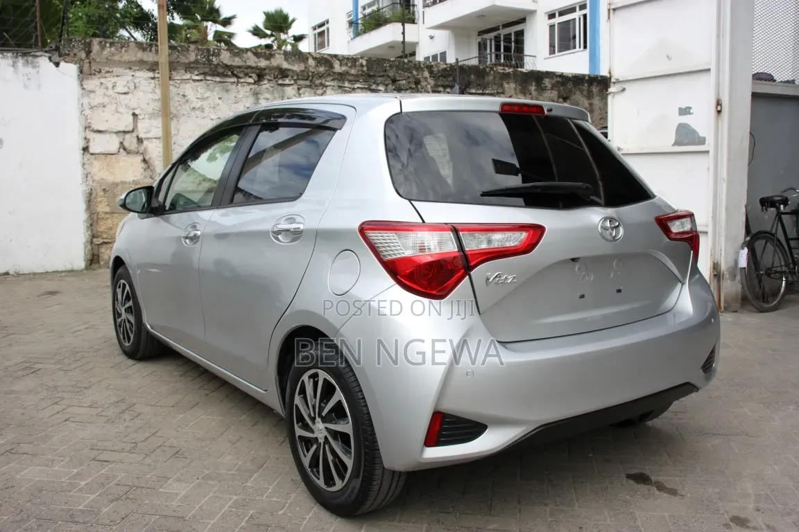 Toyota Vitz 2019 Silver